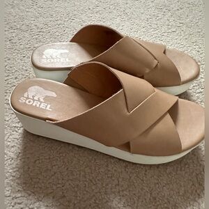 Sorel Sandals tan and white